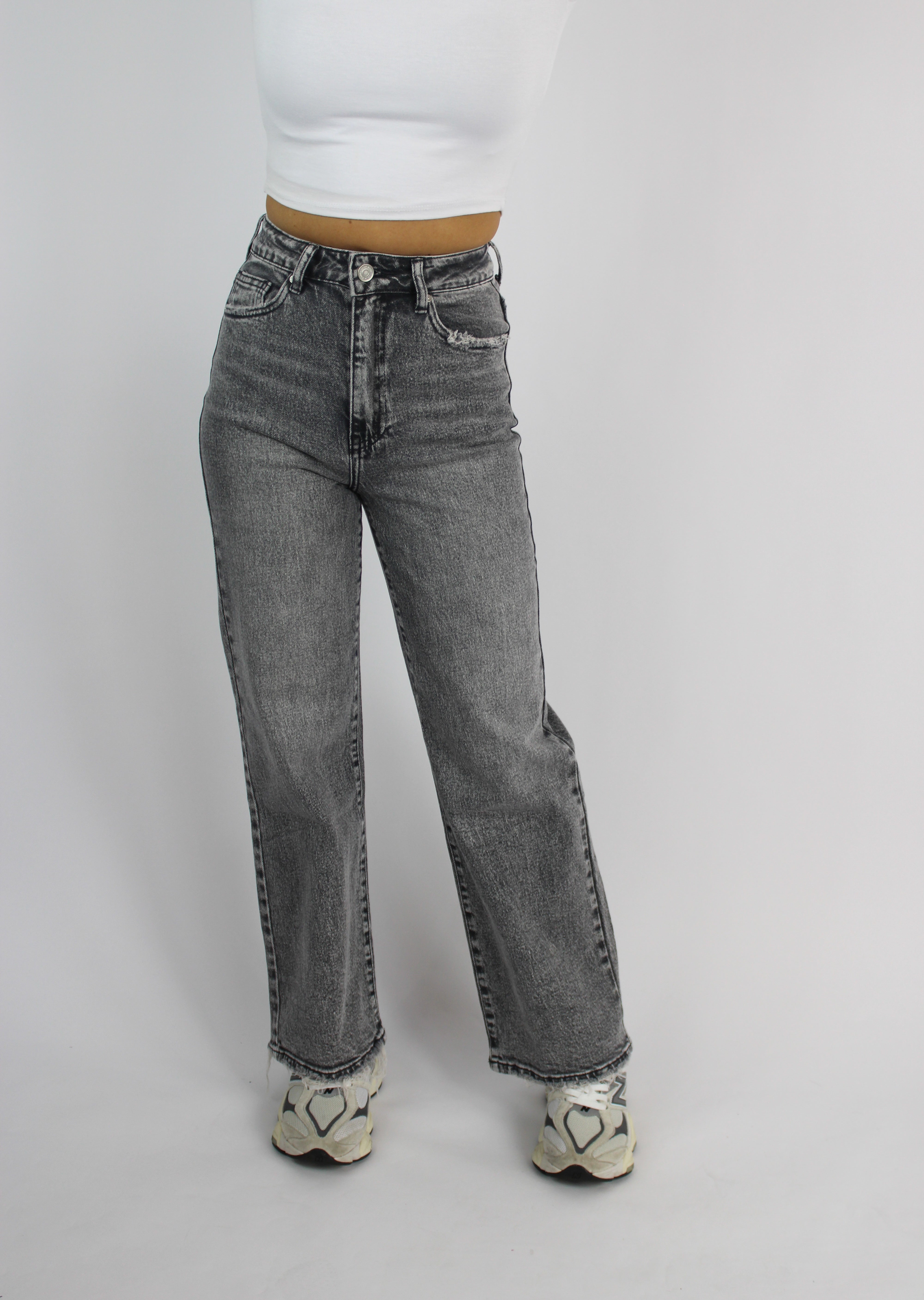 “PETITE'' QUEEN HEARTS JEANS - GREY