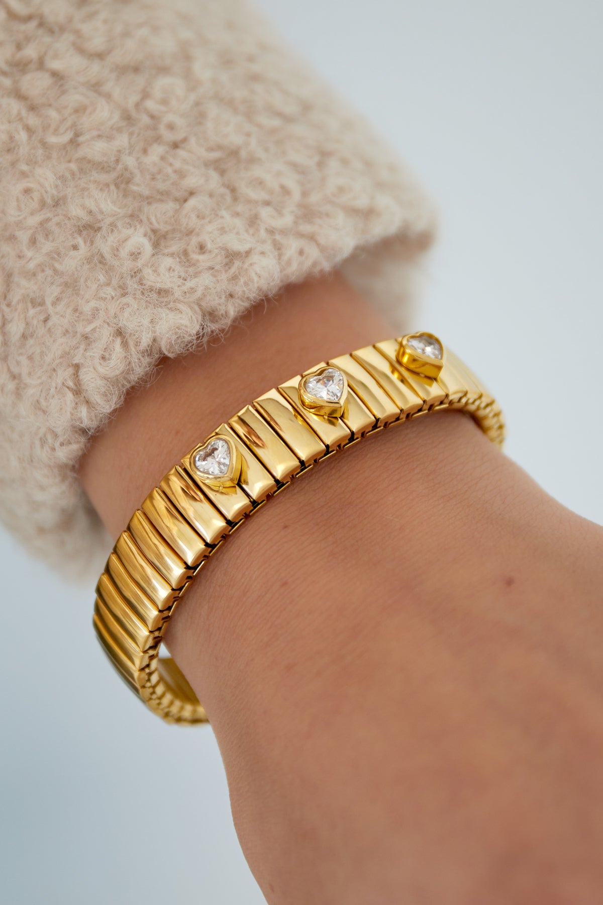 STATEMENT TRIPLE LOVE BRACELET - GOLD