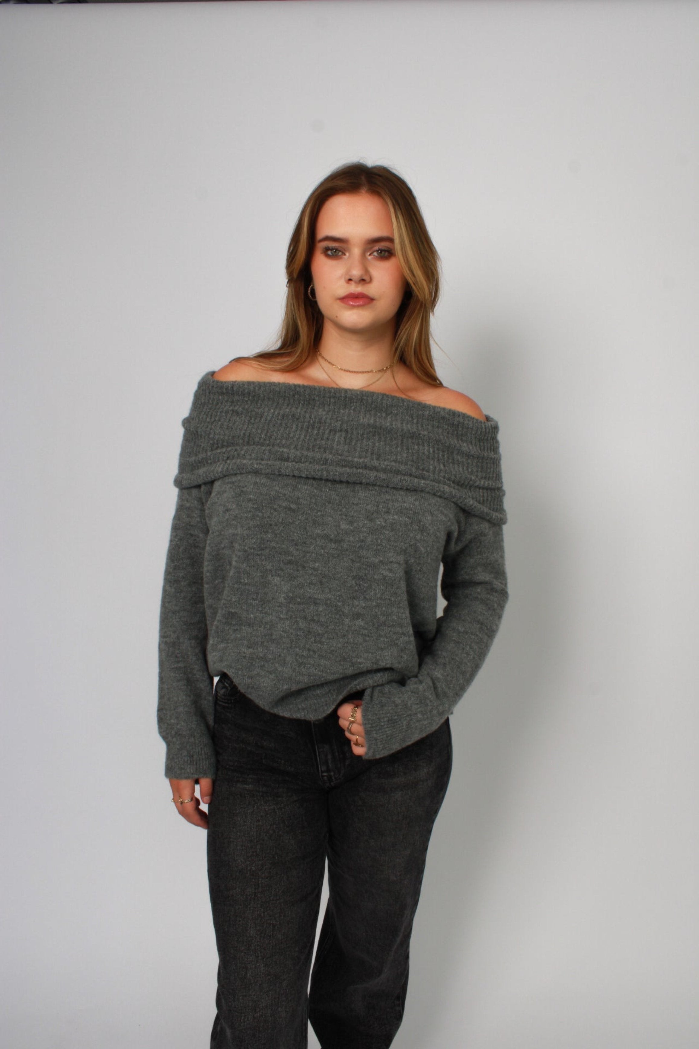 OFF SHOULDER SWEATER - GREY