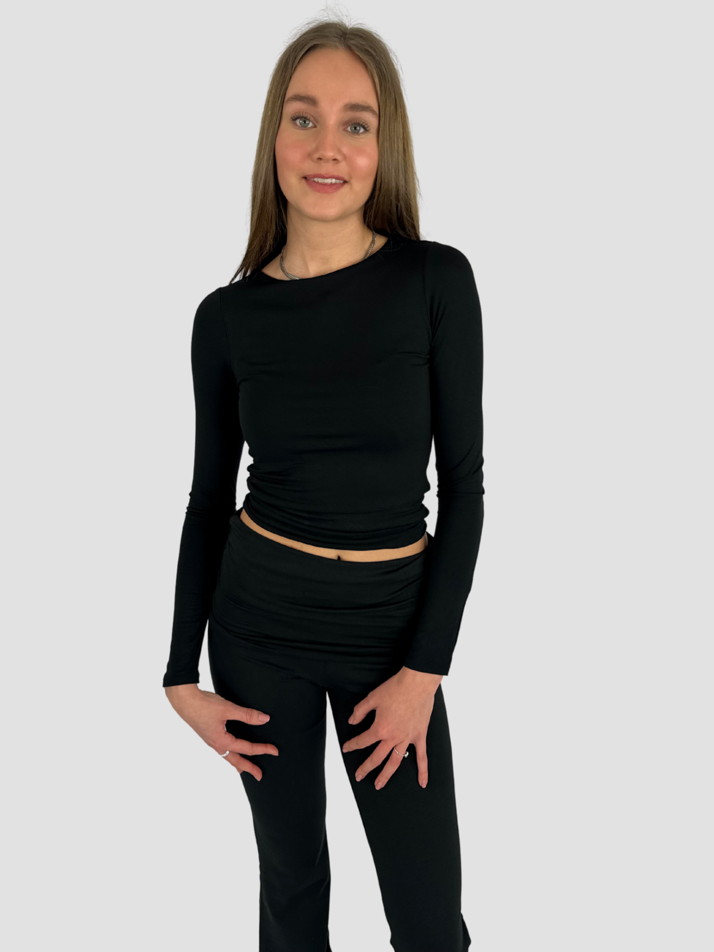 POSY LONG SLEEVE TOP - BLACK