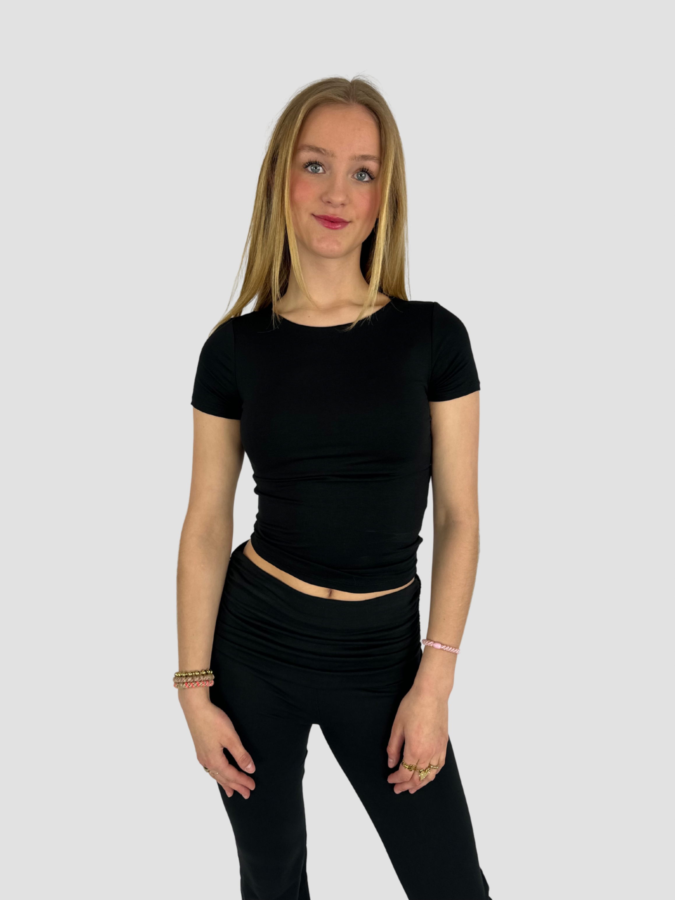 POSY SHORT SLEEVE TOP - BLACK