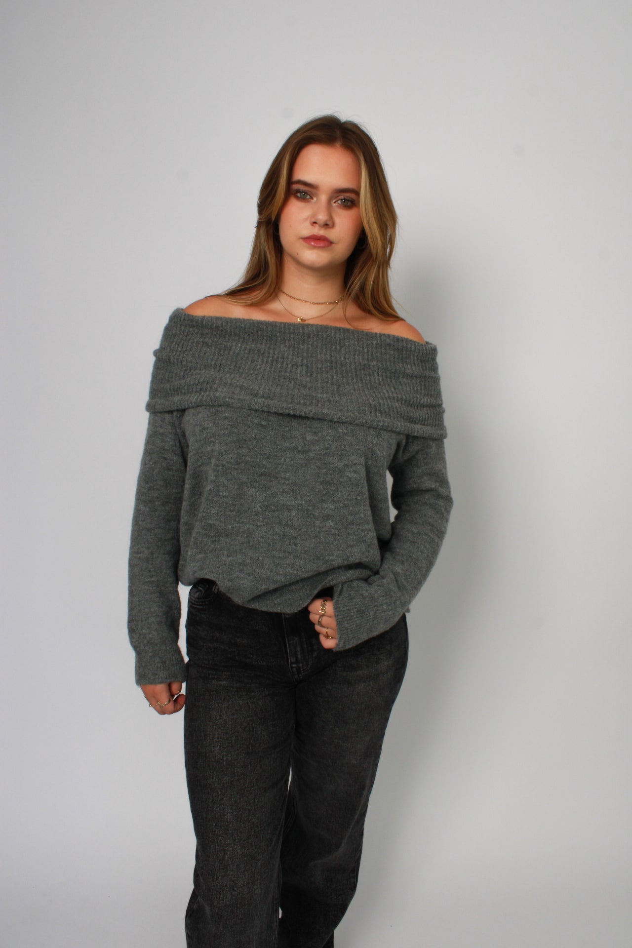 OFF SHOULDER SWEATER - GREY