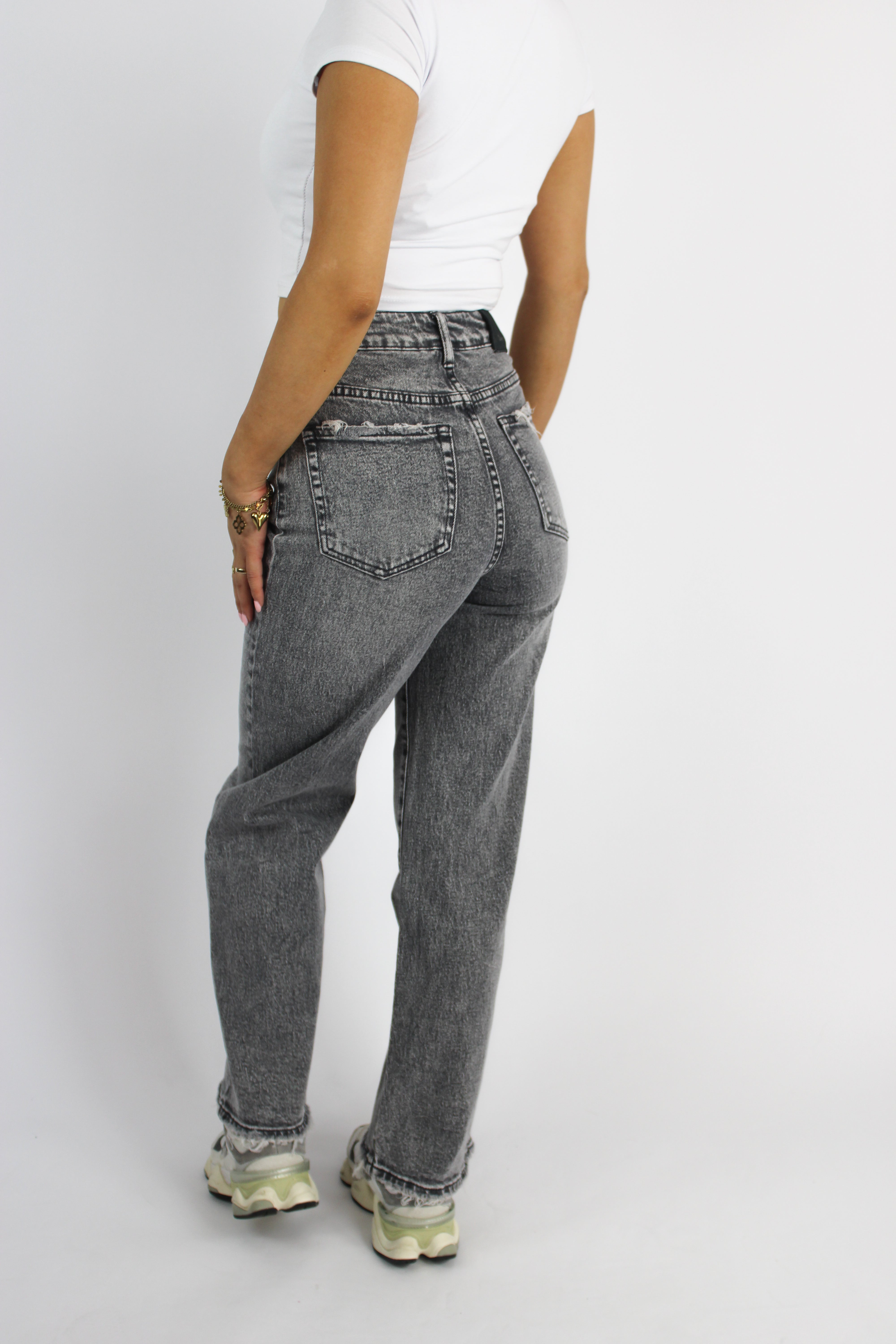 “PETITE'' QUEEN HEARTS JEANS - GREY