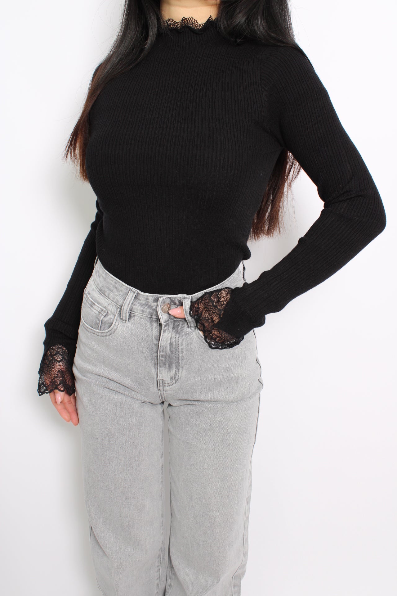 ROMY TOP - BLACK