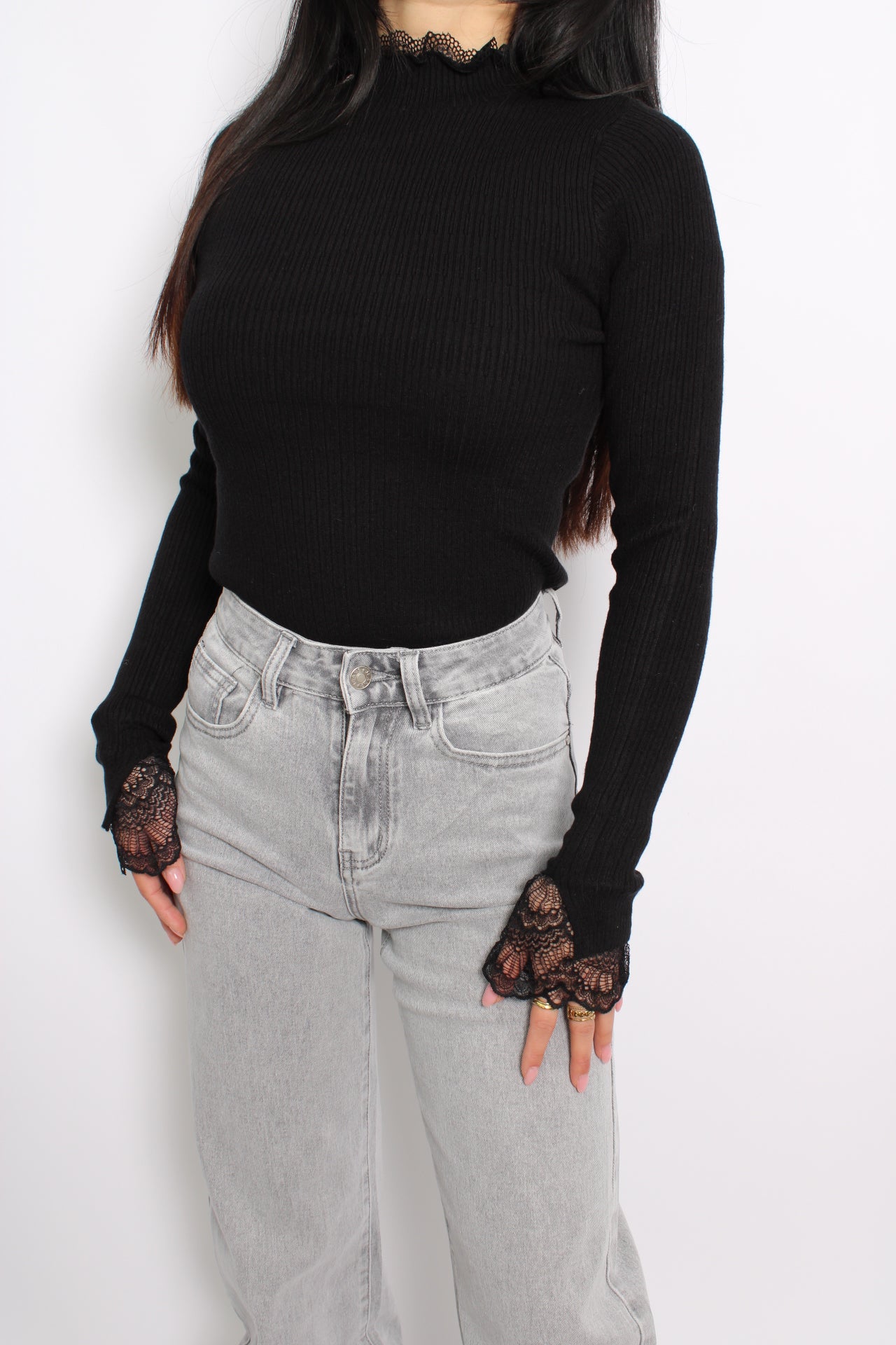 ROMY TOP - BLACK