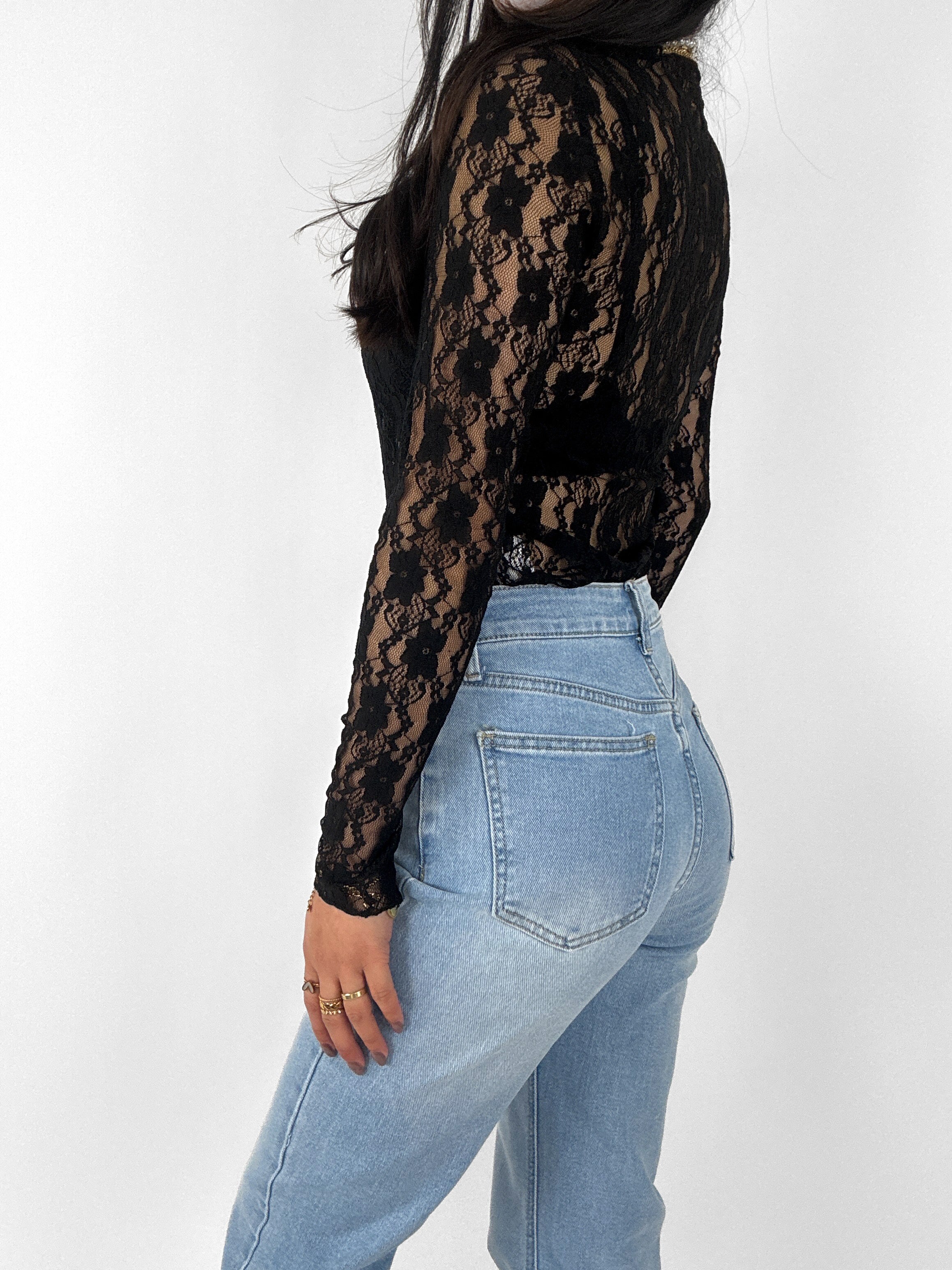 LACE TOP - BLACK