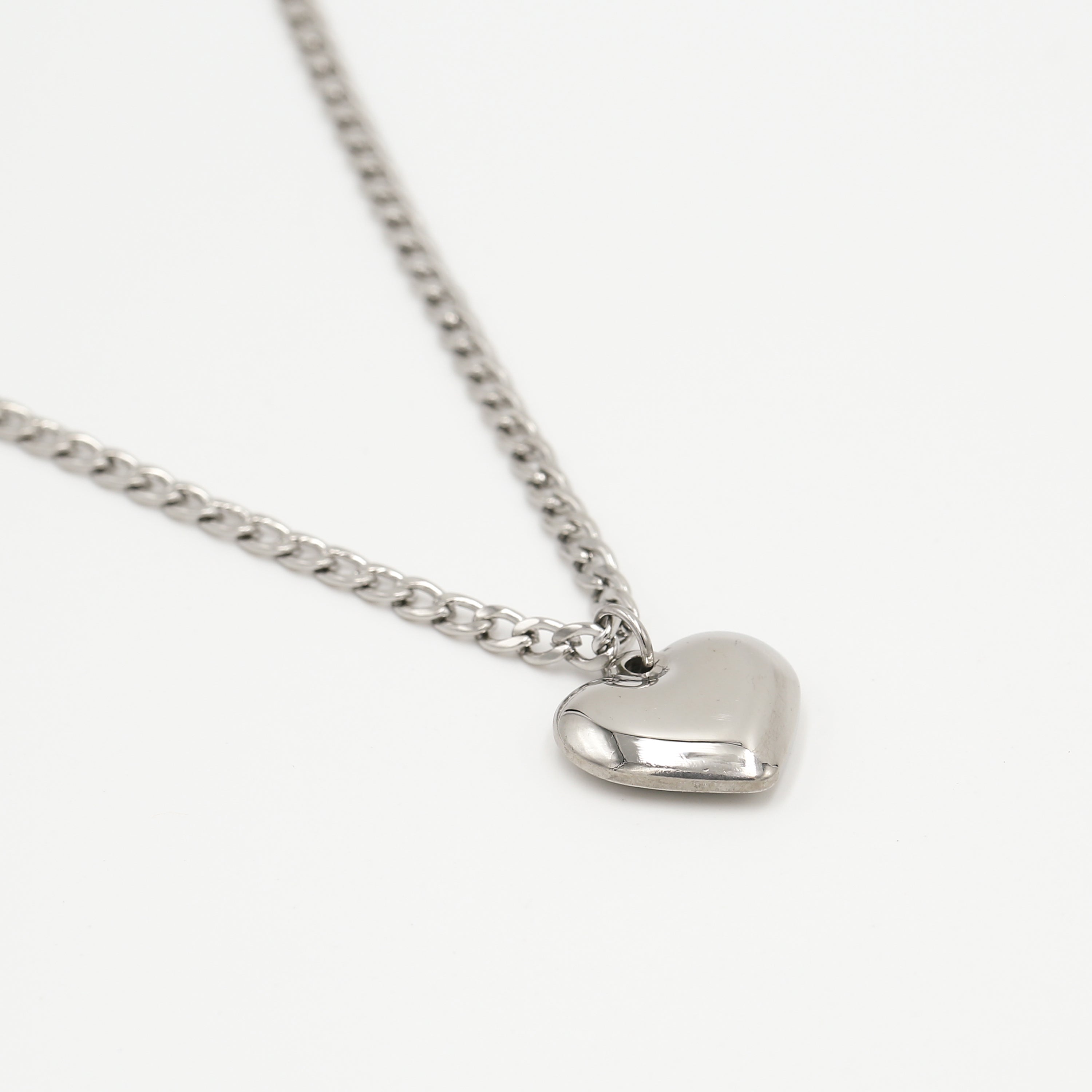 BIG HEART NECKLACE - SILVER