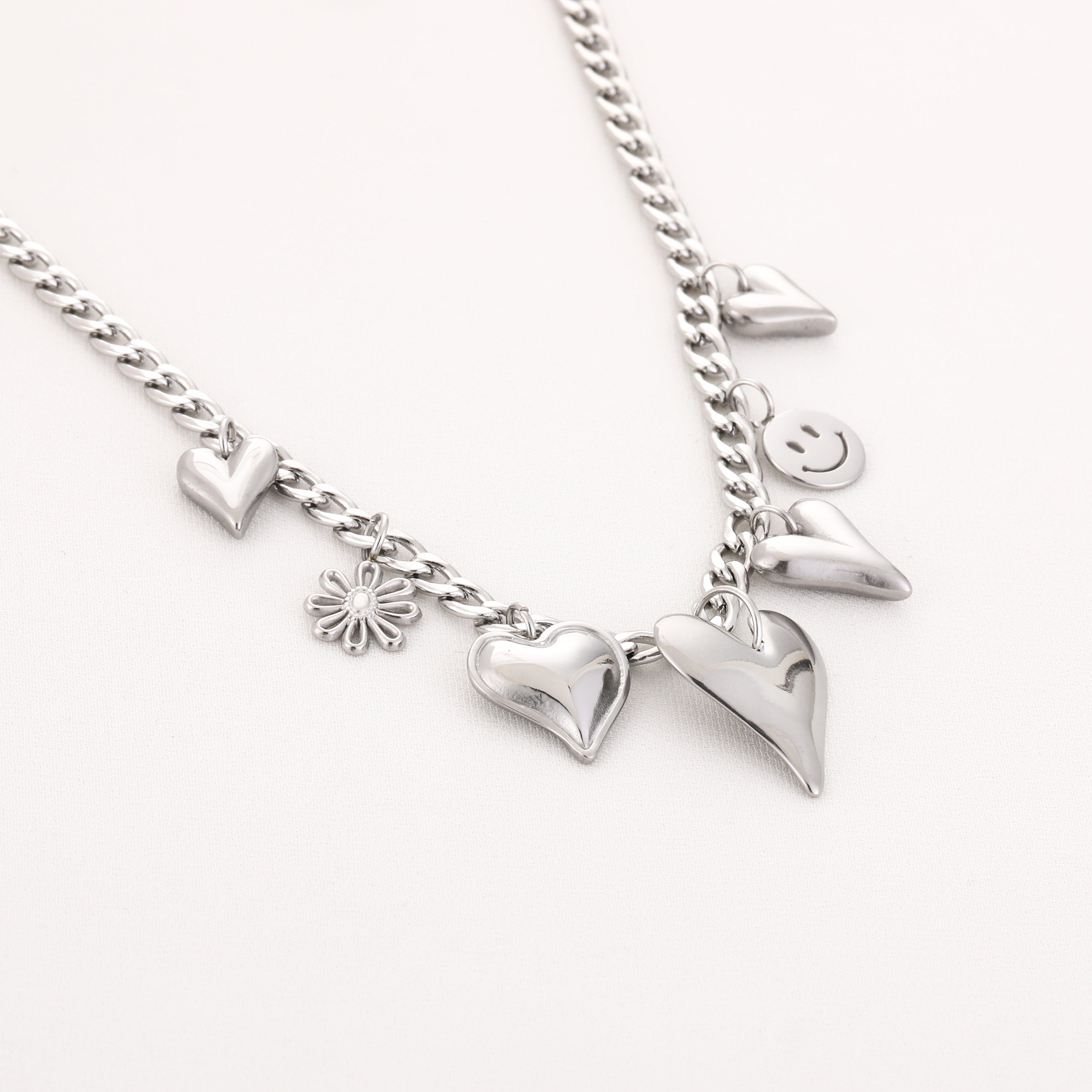 INFINITY CHARM NECKLACE - SILVER